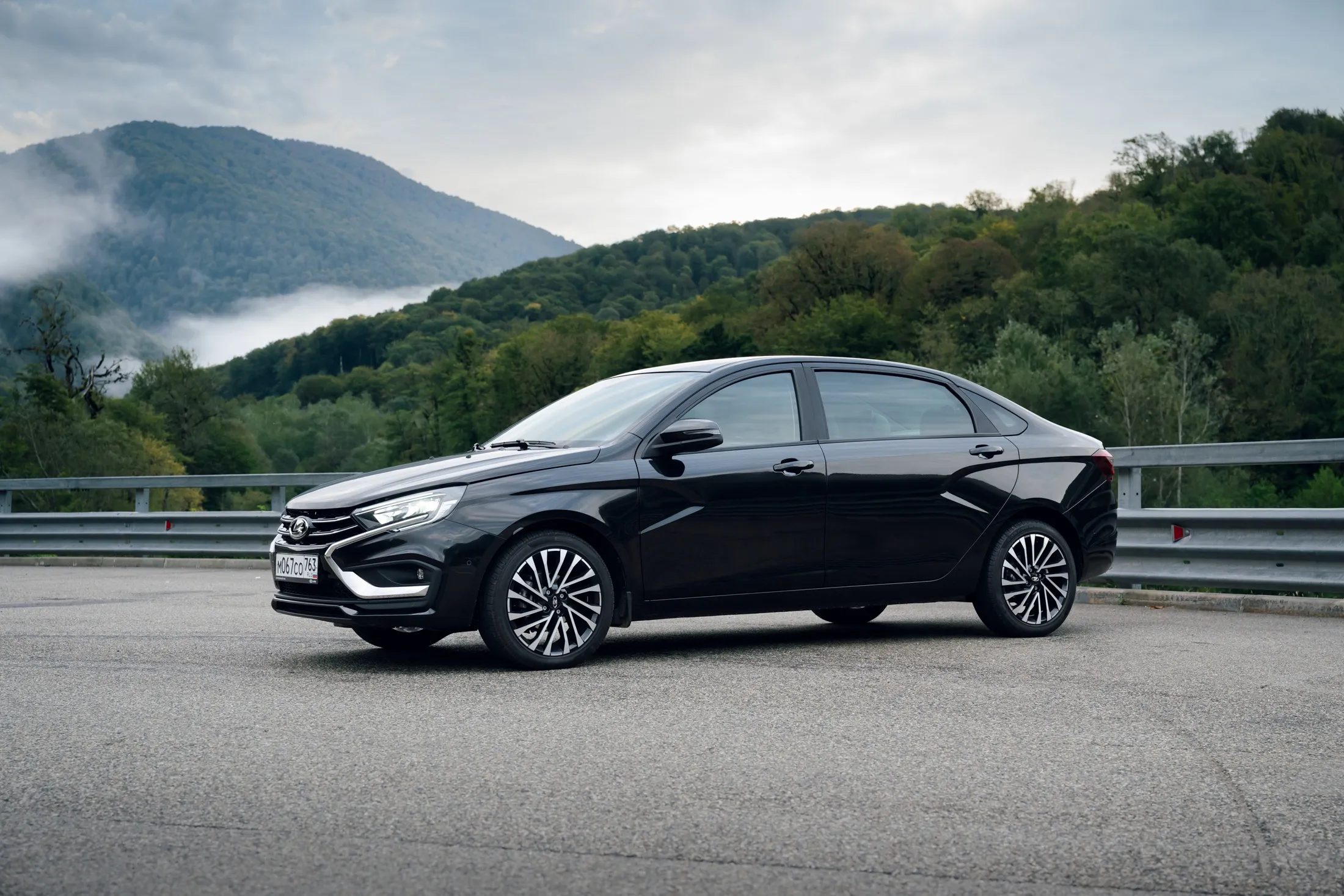 Lada Aura – новый флагман «Яндекс Такси»